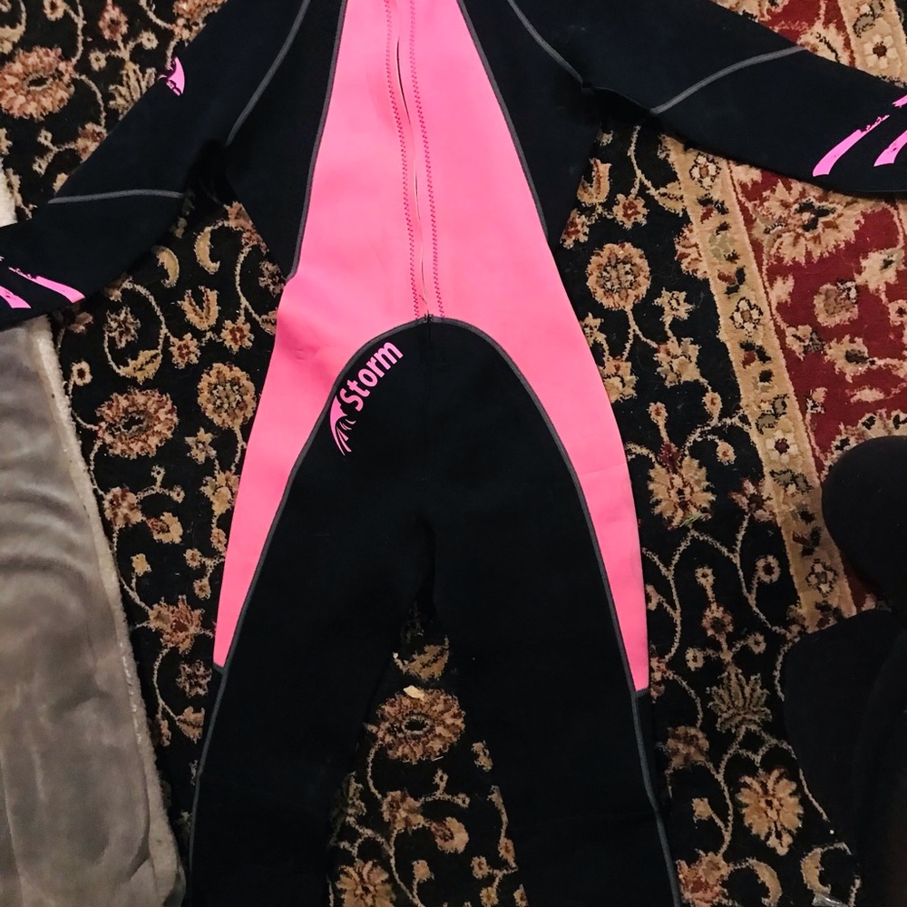 Storm wetsuit Pink and Black
